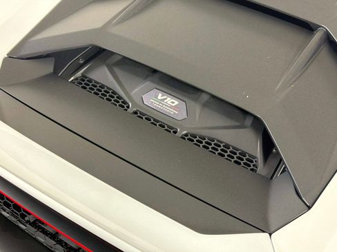 Used 2023 Lamborghini Huracan Sterrato image 19