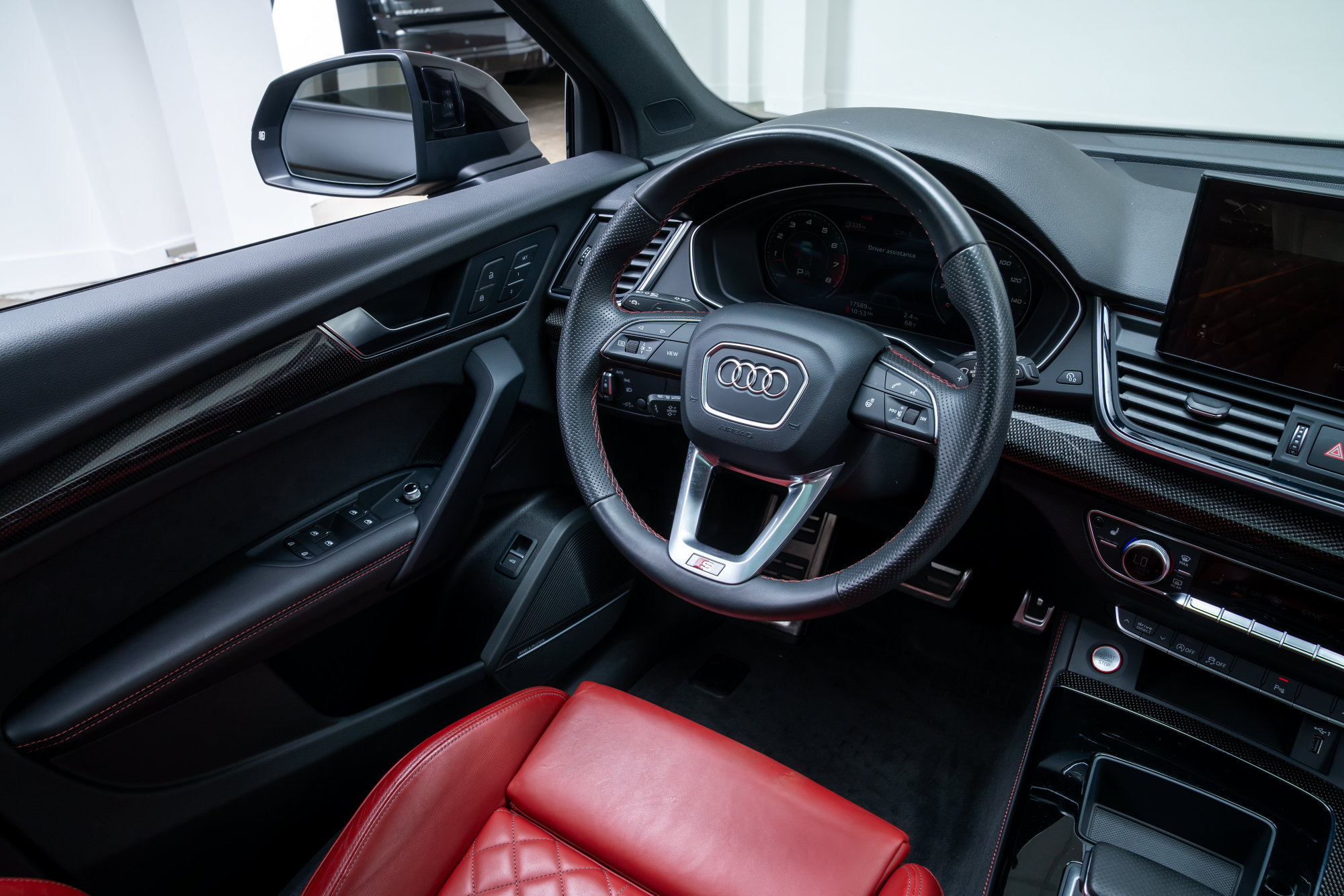 Used 2023 Audi SQ5 Premium Plus w/ Premium Plus Package AWD/4WD image 10