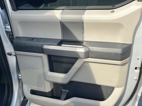 Used 2015 Ford F150 XLT AWD/4WD image 26