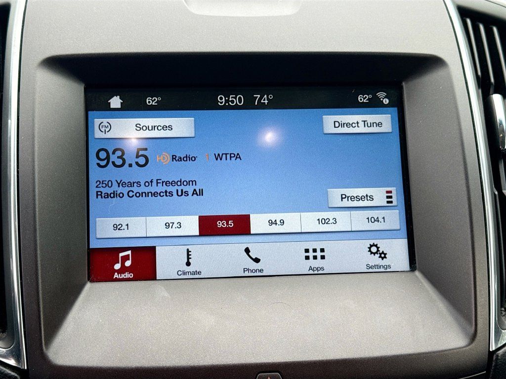 Used 2018 Ford Edge Titanium AWD/4WD image 19