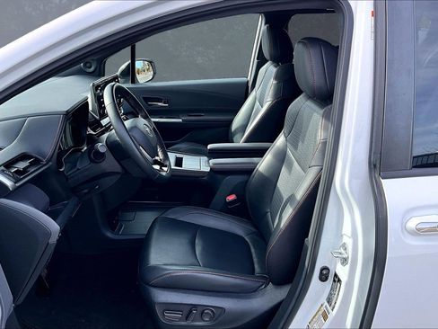 Used 2021 Toyota Sienna XSE w/ XSE Plus Package image 22