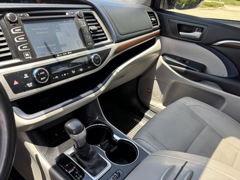 Used 2016 Toyota Highlander Limited Platinum image 36