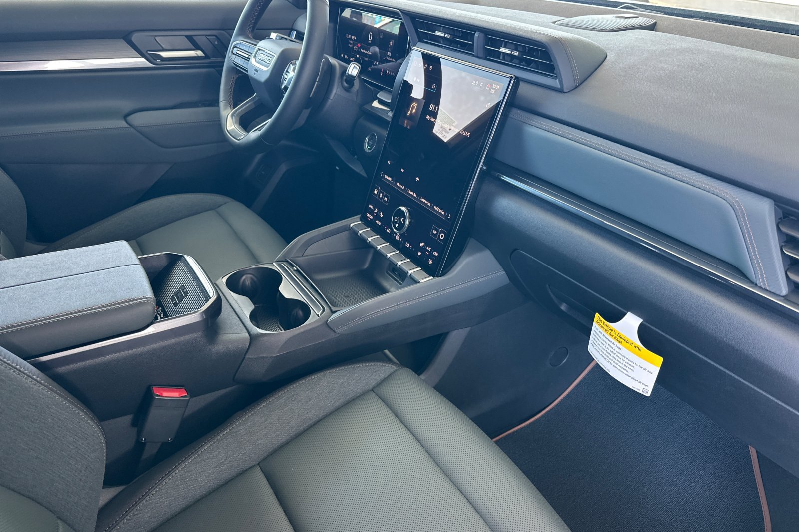 New 2026 GMC Terrain AT4 w/ Technology Package II AWD/4WD image 17