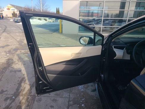 Used 2023 Toyota Corolla LE image 17