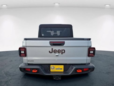 Used 2024 Jeep Gladiator Mojave w/ Technology Group AWD/4WD image 10