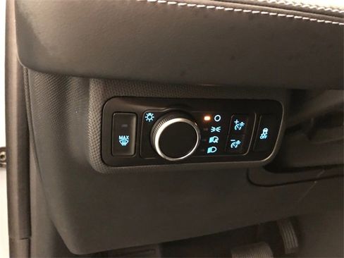 Used 2025 Ford Mustang Mach-E Premium image 18