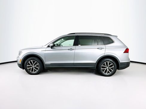 Used 2019 Volkswagen Tiguan SE w/ Panoramic Sunroof Package image 4