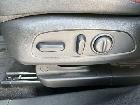 Certified 2024 Chevrolet TrailBlazer RS w/ Convenience Package image 16