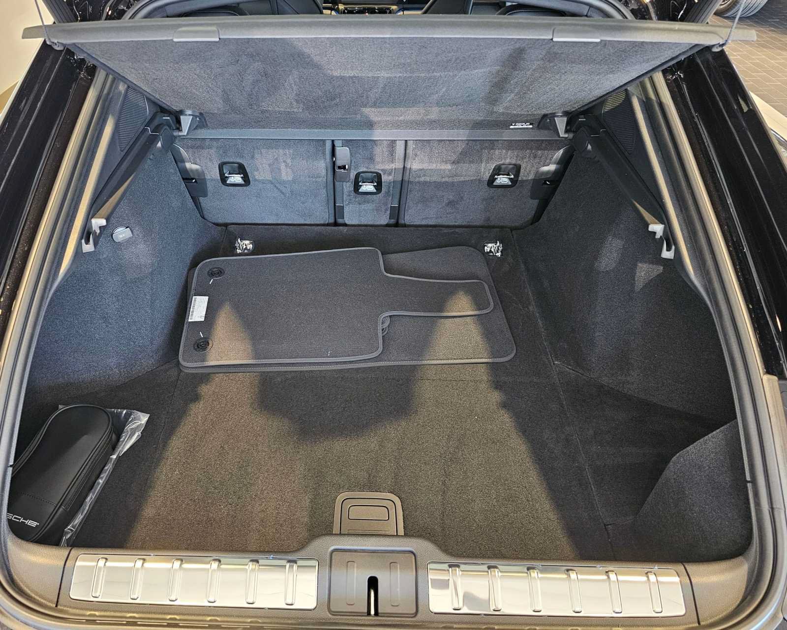 New 2024 Porsche Panamera 4 AWD/4WD image 15