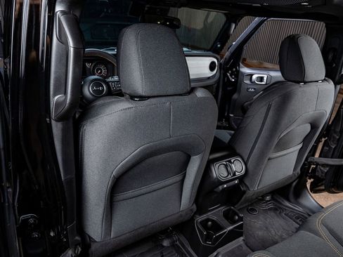 Used 2024 Jeep Wrangler Sport S image 33