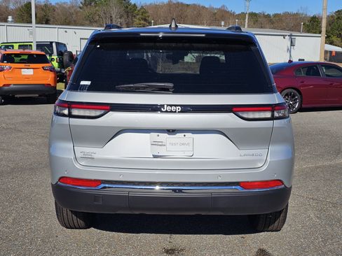 New 2024 Jeep Grand Cherokee Laredo X w/ Luxury Tech Group I image 11