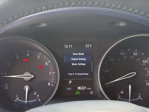 Used 2021 Toyota C-HR XLE image 22