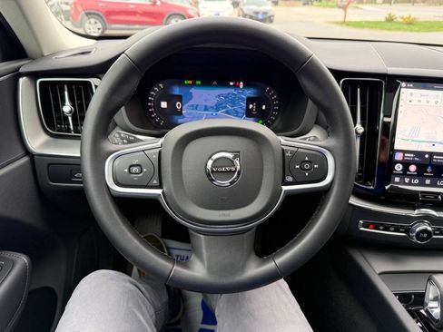 Used 2025 Volvo XC60 B5 Core AWD/4WD image 24
