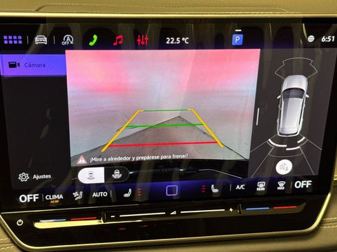 New 2026 Volkswagen Tiguan SE FWD image 18