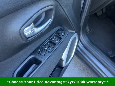 Certified 2021 Jeep Renegade Latitude image 31