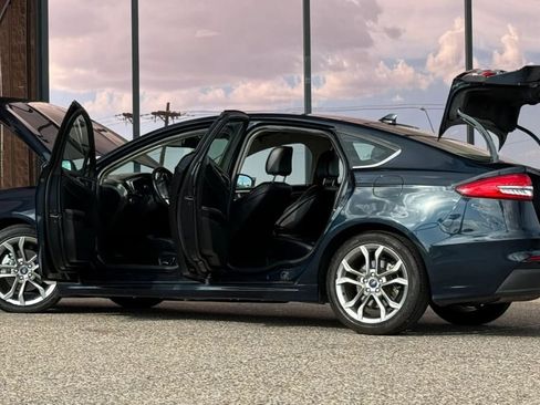 Used 2020 Ford Fusion SEL FWD image 29