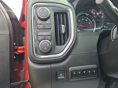 Used 2022 Chevrolet Silverado 2500 LT AWD/4WD image 18