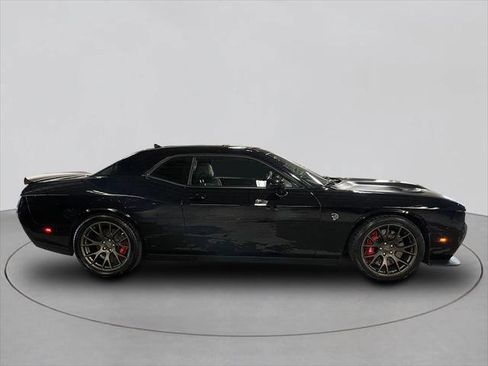 Used 2016 Dodge Challenger SRT Hellcat RWD image 9