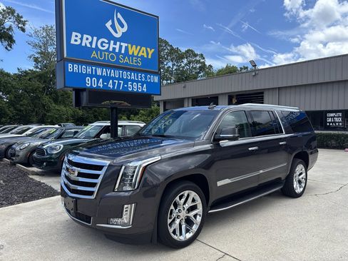 Used 2018 Cadillac Escalade ESV Premium Luxury image 1