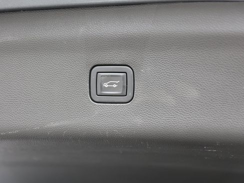 Used 2020 Buick Enclave Essence image 14