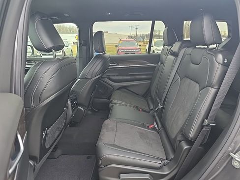 New 2026 Jeep Grand Cherokee L 4WD image 18