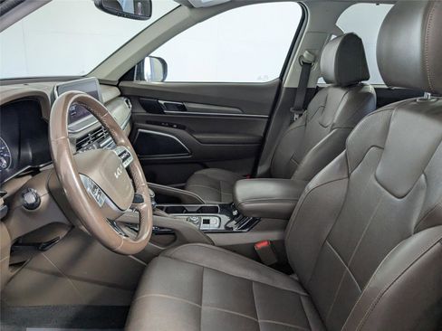Used 2022 Kia Telluride SX w/ Nightfall Edition Package image 9