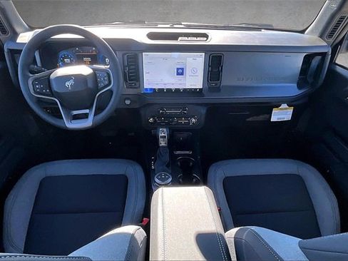 New 2025 Ford Bronco Base image 4