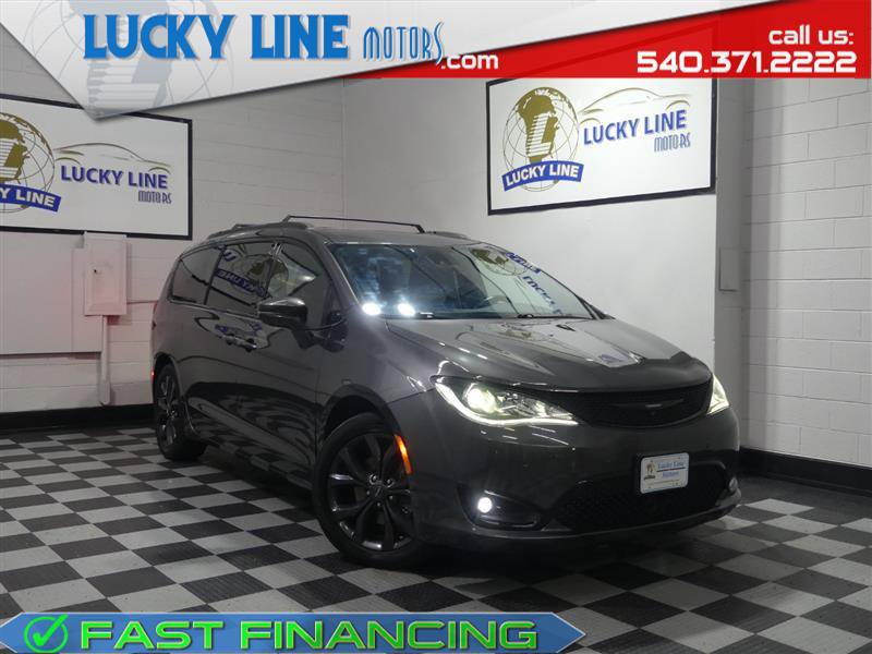 Used 2019 Chrysler Pacifica Limited w/ Advanced Safetytec Group FWD image 1