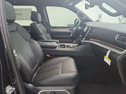 New 2026 Jeep Grand Wagoneer L 4WD image 33