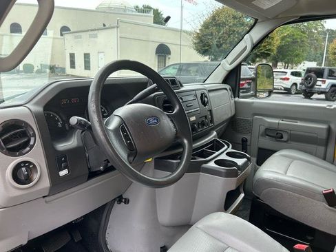Used 2019 Ford E-350 and Econoline 350 Super Duty image 10
