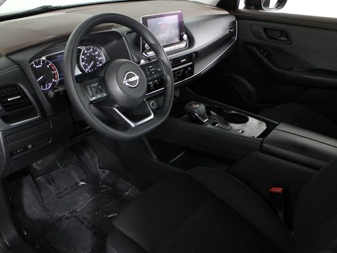 Used 2023 Nissan Rogue S image 18