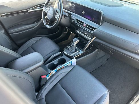 Used 2024 Kia Seltos EX FWD image 13