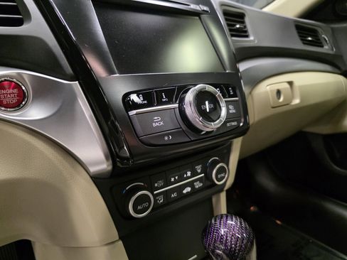 Used 2017 Acura ILX w/ Premium Package image 25