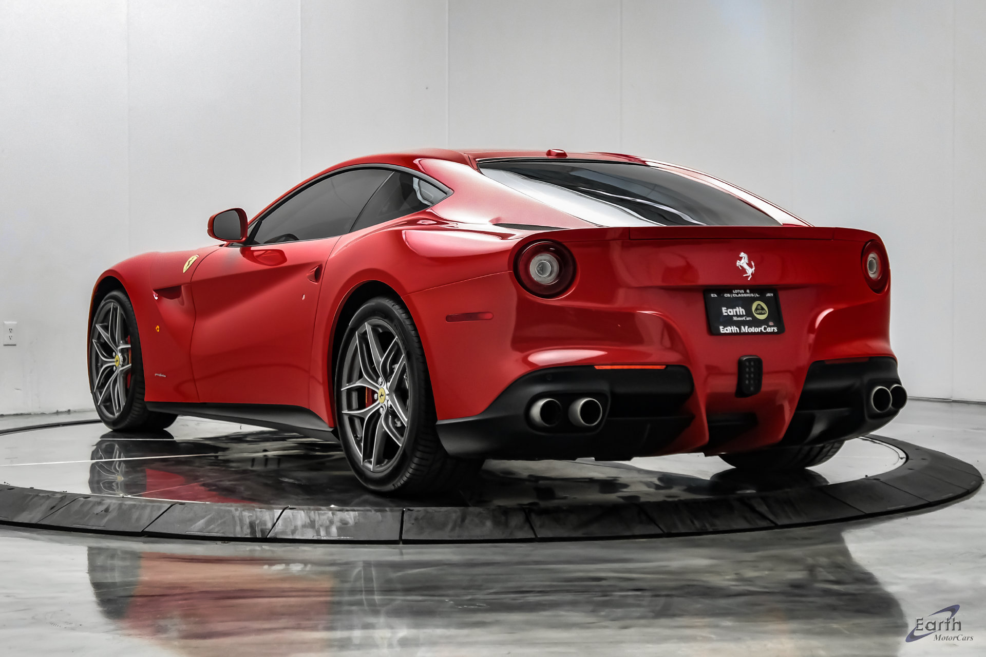 Used 2015 Ferrari F12 Berlinetta RWD image 13