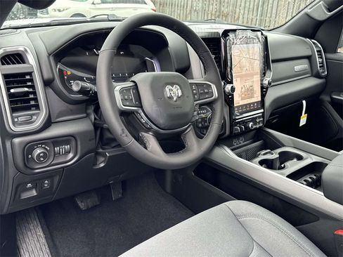 New 2026 RAM 1500 4x4 Crew Cab image 29