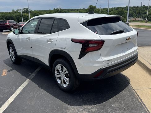 New 2026 Chevrolet Trax LS w/ Driver Confidence Package FWD image 3