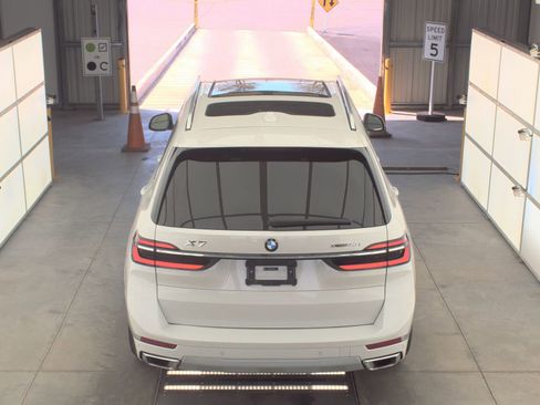 Used 2025 BMW X7 xDrive40i w/ Premium Package AWD/4WD image 18