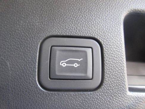 Used 2025 Chevrolet Equinox LT w/ Convenience Package II AWD/4WD image 12