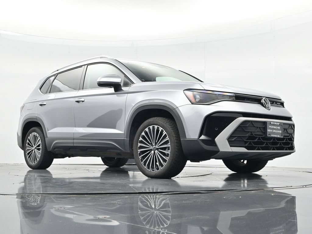 Used 2025 Volkswagen Taos SE FWD image 21