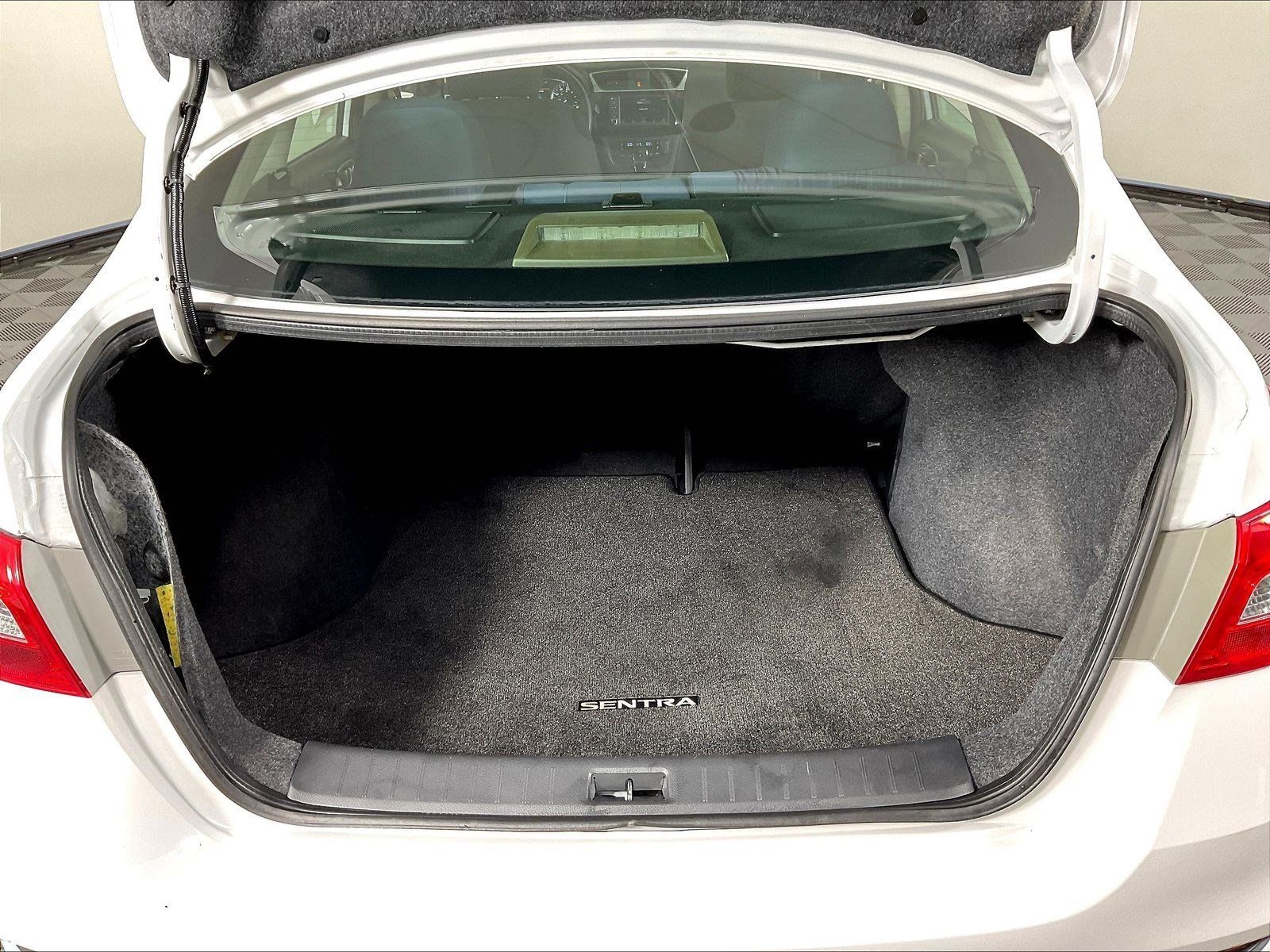 Used 2019 Nissan Sentra SV w/ Special Edition Package FWD image 38
