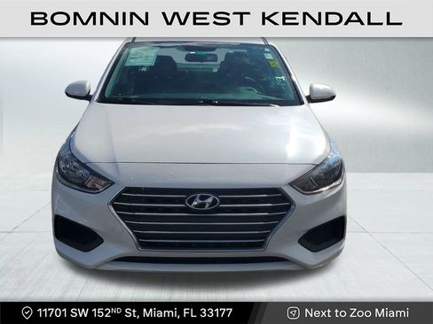 Used 2022 Hyundai Accent SE image 2