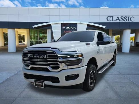 Used 2025 RAM 2500 Laramie AWD/4WD image 3
