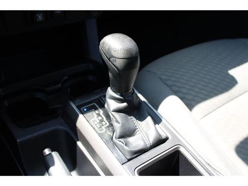 Used 2021 Toyota Tacoma SR5 AWD/4WD image 29