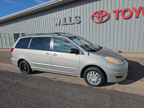 Used 2006 Toyota Sienna CE FWD image 1