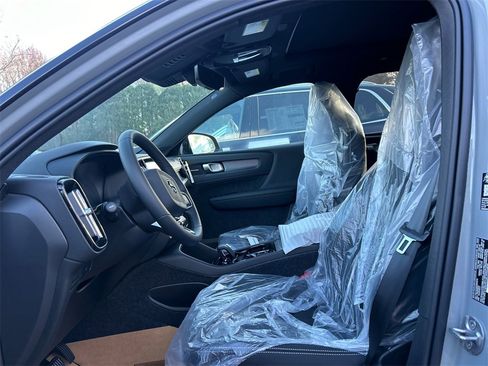 New 2026 Volvo XC40 B5 Ultra w/ Climate Package image 10