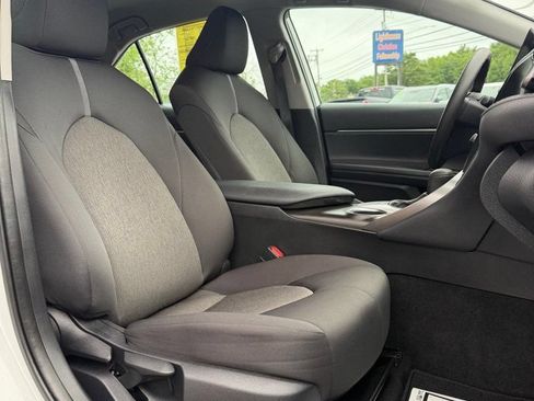 Used 2022 Toyota Camry LE w/ Carpet Mat Package (TMS) FWD image 13