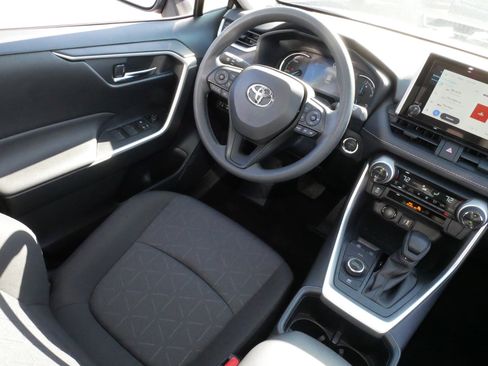 Certified 2025 Toyota RAV4 XLE image 9