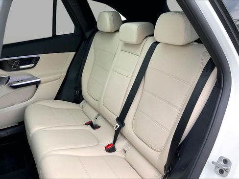 Certified 2025 Mercedes-Benz GLC 300 4MATIC image 21