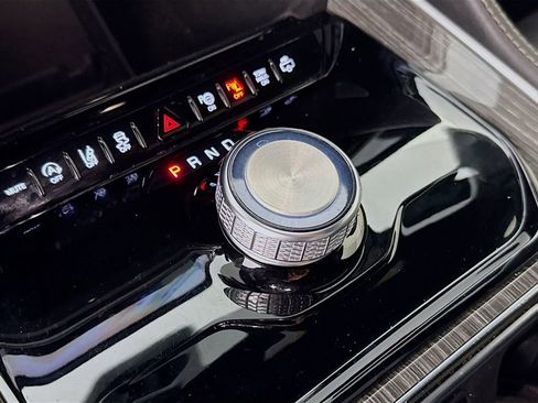 Used 2022 Jeep Wagoneer Series III w/ Premium Group I RWD image 17