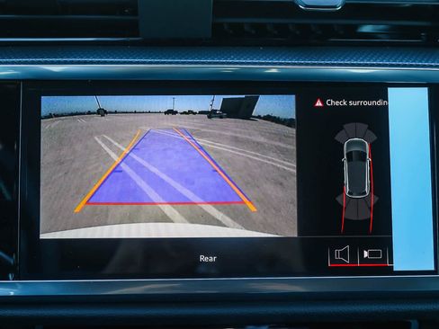 New 2025 Audi Q3 2.0T Premium image 40